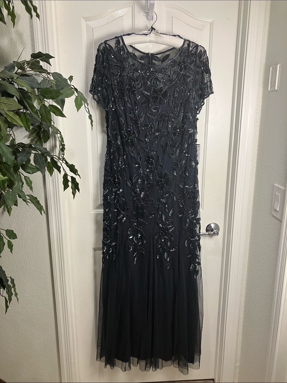 ADRIANNA PAPELL Hand Beaded Short Sleeve Floral Godet Gown, 18, Dark Navy